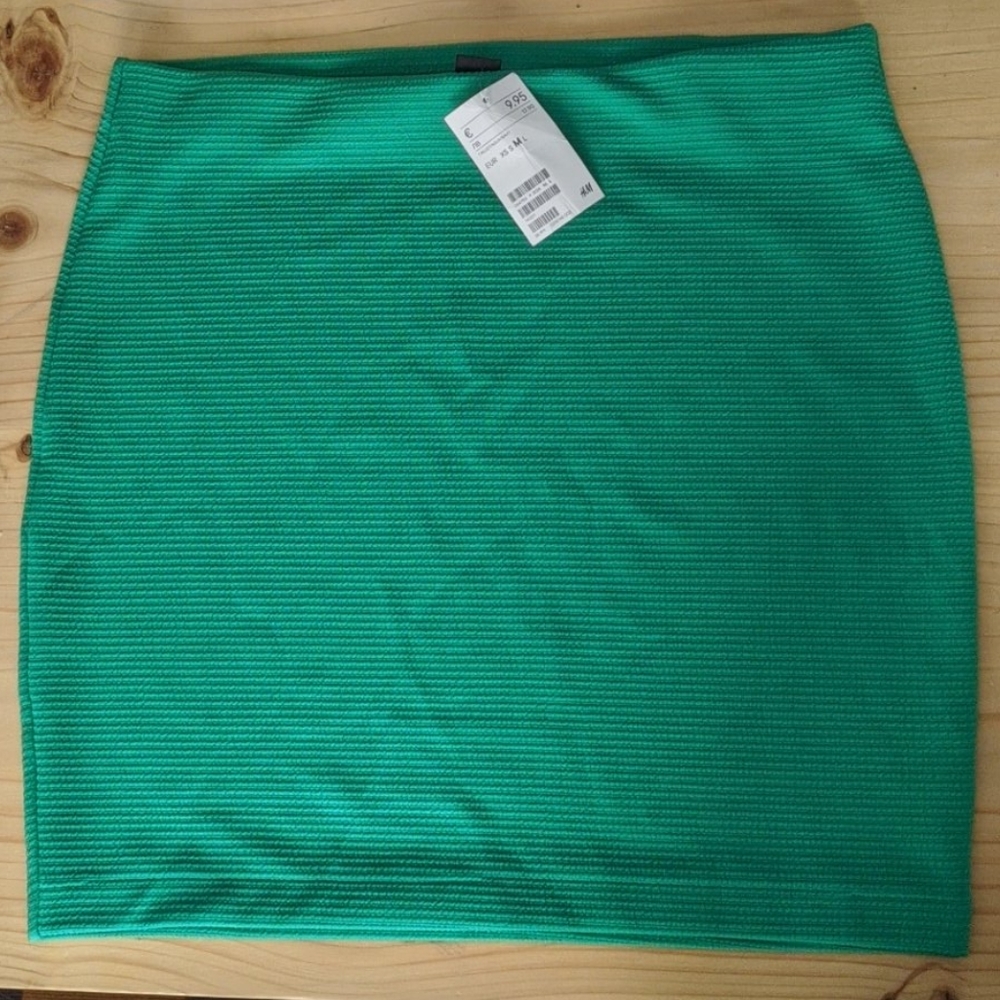 H&M Green Miniskirt